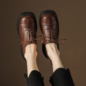 Women's Retro Square Toe Lace-Up Flat Shoes in Black Brown Caramel