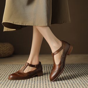 Women's Leather Flat Shoes in Brown and Caramel
